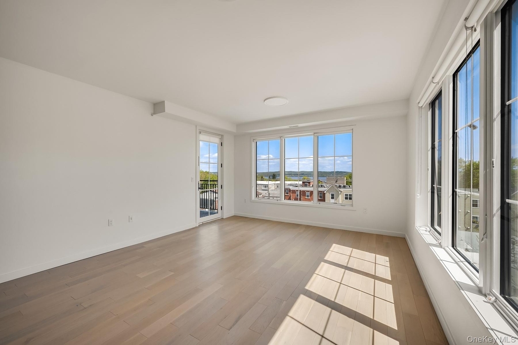 7 S Highland Avenue - Photo 1