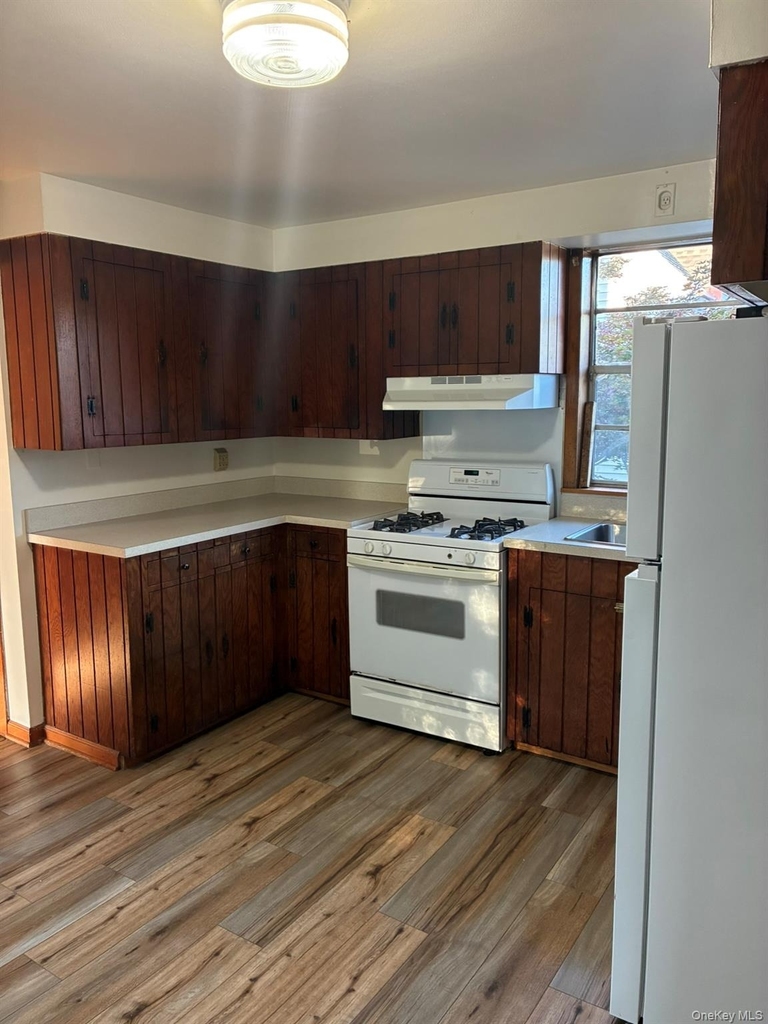 28 Rose Street - Photo 1