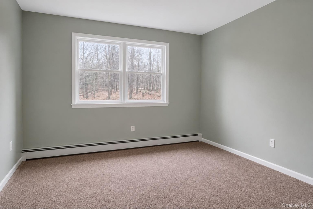 25 Round Hill Road - Photo 19