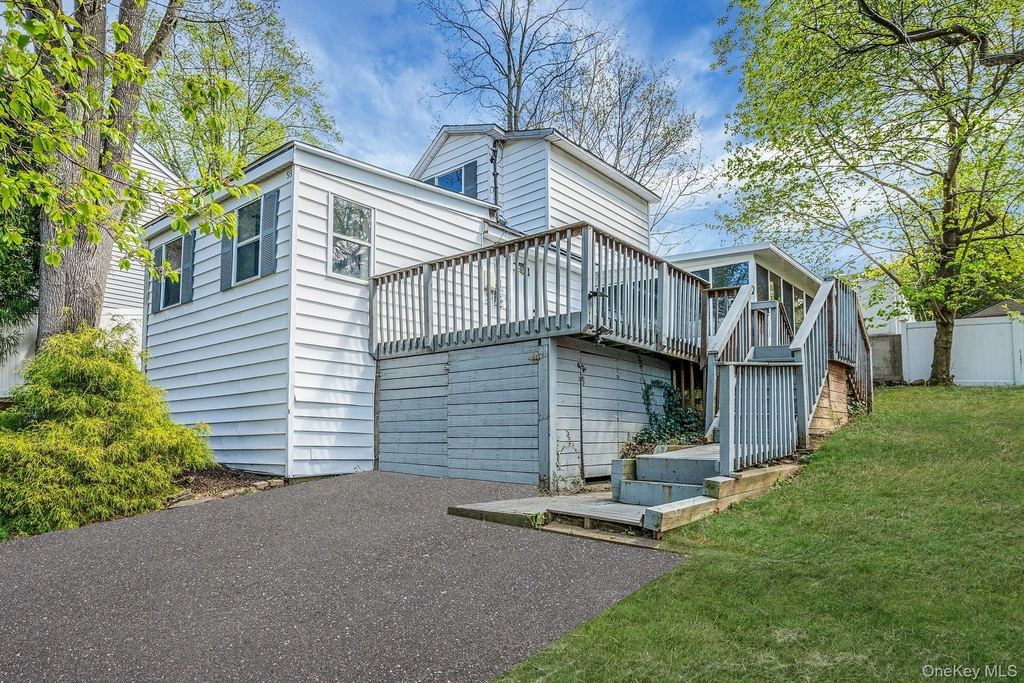 93 Maple Road - Photo 0