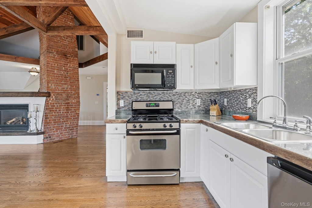 54 N Broadway - Photo 6