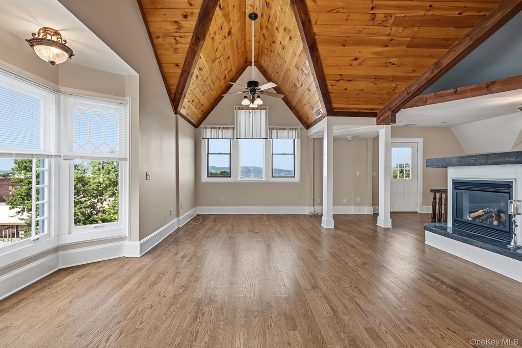 54 N Broadway - Photo 3