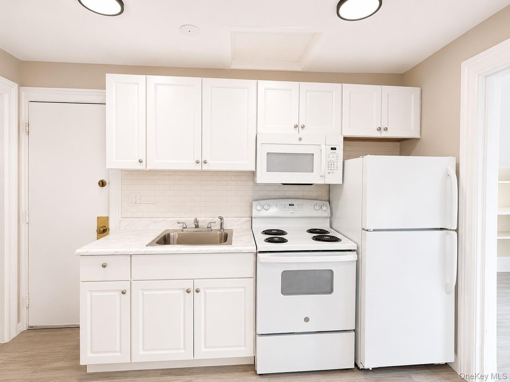 167 Liberty Street - Photo 3
