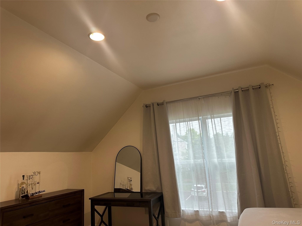 633 Creekside Lane - Photo 14