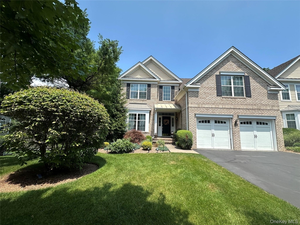 633 Creekside Lane - Photo 0