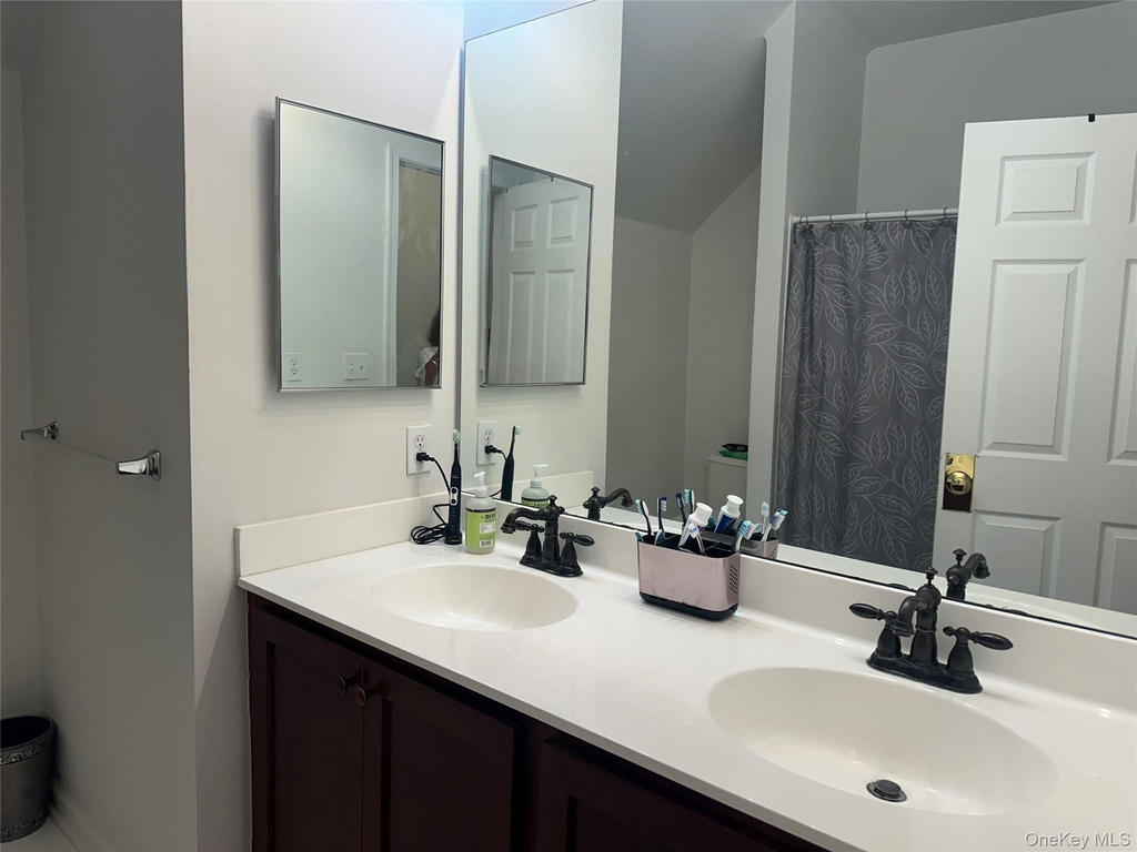633 Creekside Lane - Photo 17