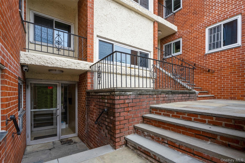 900 Midland Avenue - Photo 3