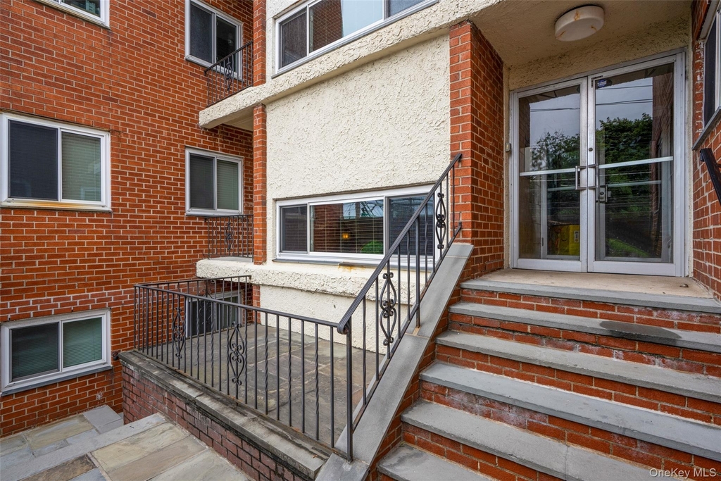 900 Midland Avenue - Photo 2