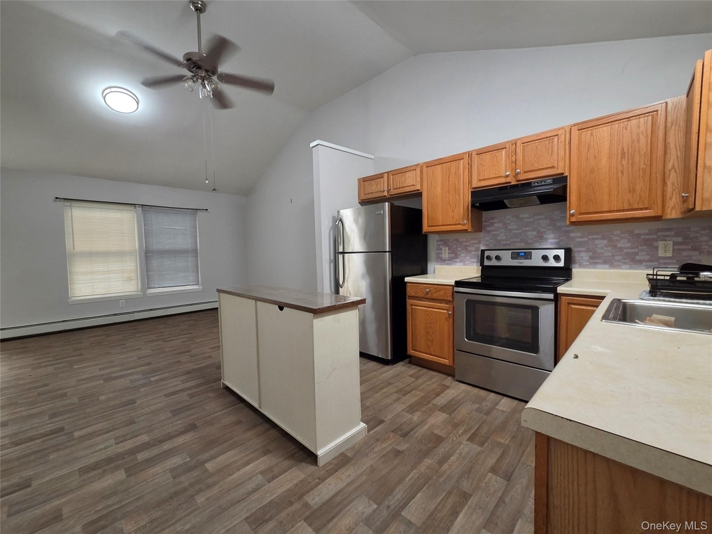 706 Tower Avenue - Photo 2