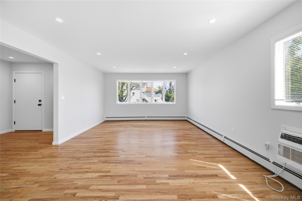 580 E. Pine Street - Photo 3