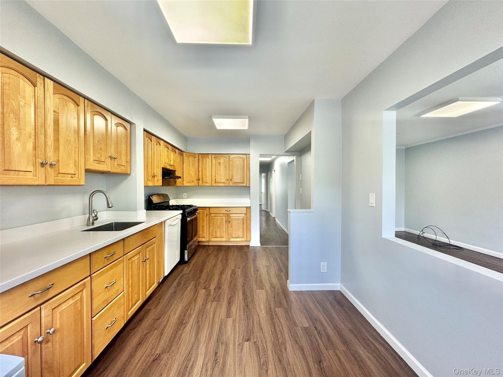 2730 Francis Lewis Boulevard - Photo 4