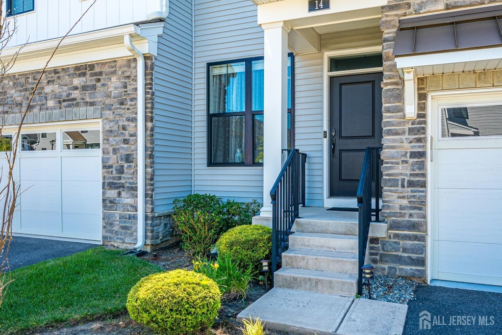 14 Hyacinth Lane - Photo 2