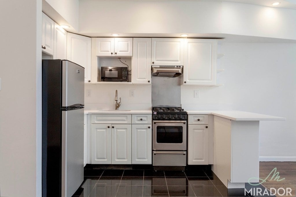 39 W 16th Street - Photo 2