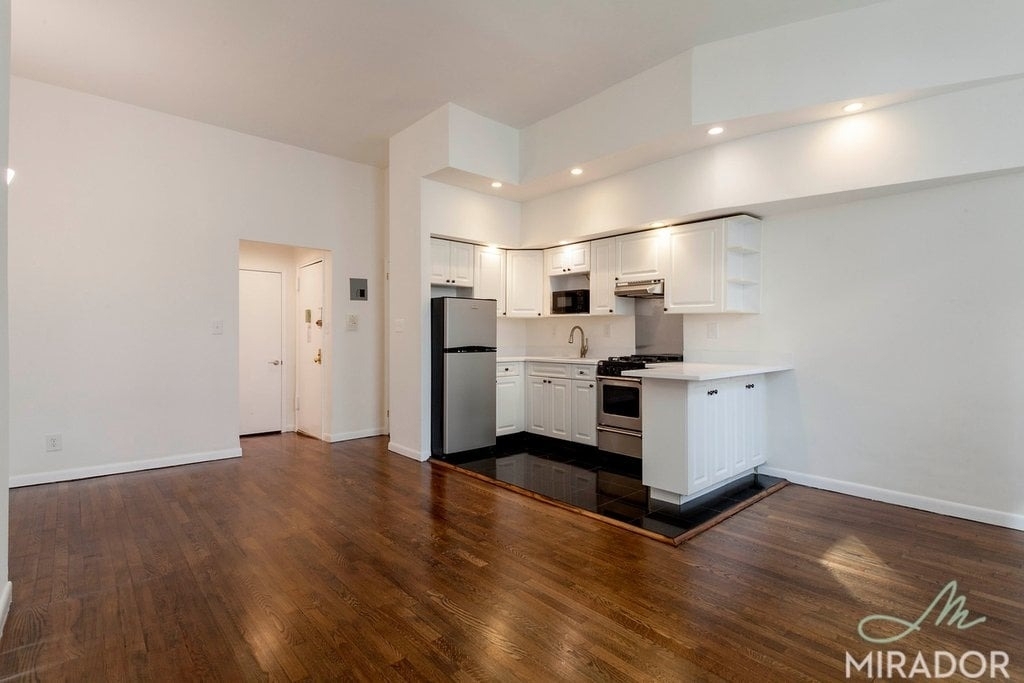 39 W 16th Street - Photo 1