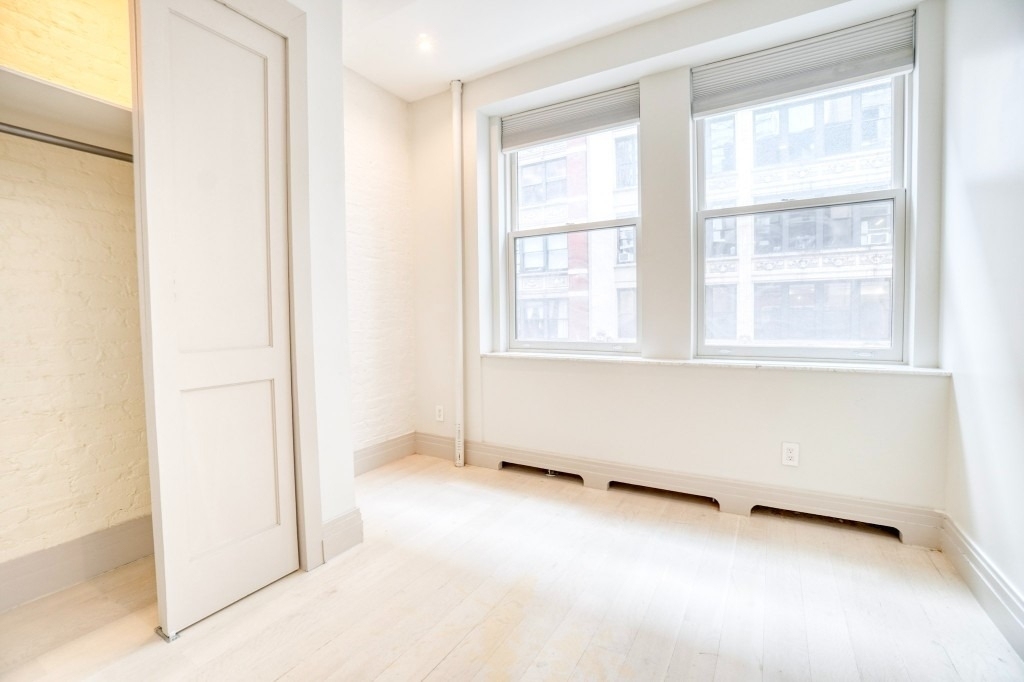 43 W 27th Street - Photo 2