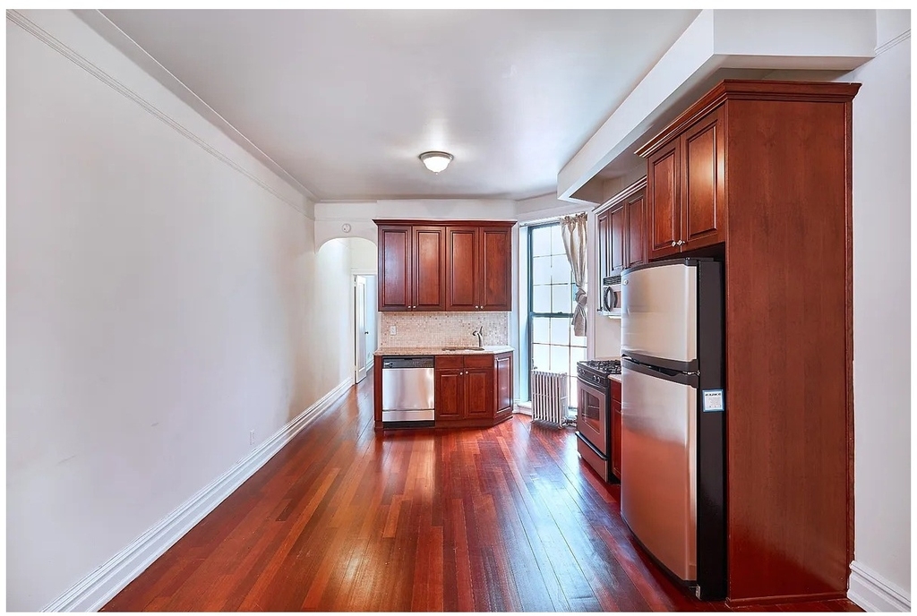 155 E 85th Street - Photo 1