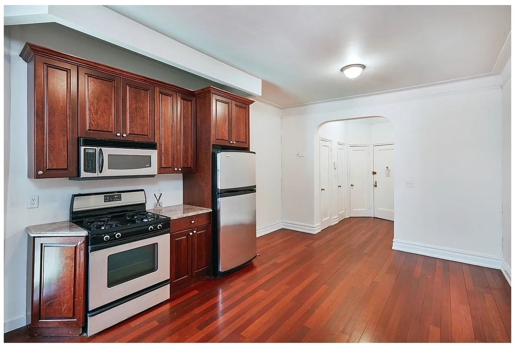 155 E 85th Street - Photo 0