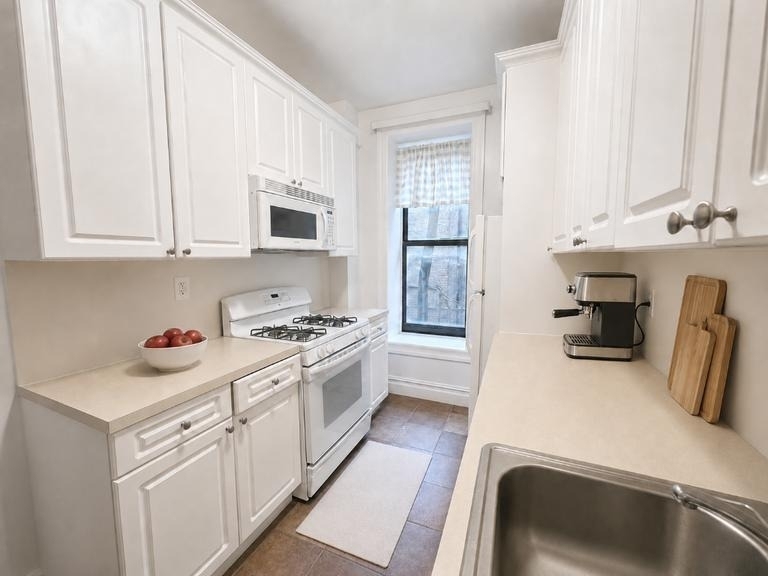 515 W 122nd Street - Photo 1