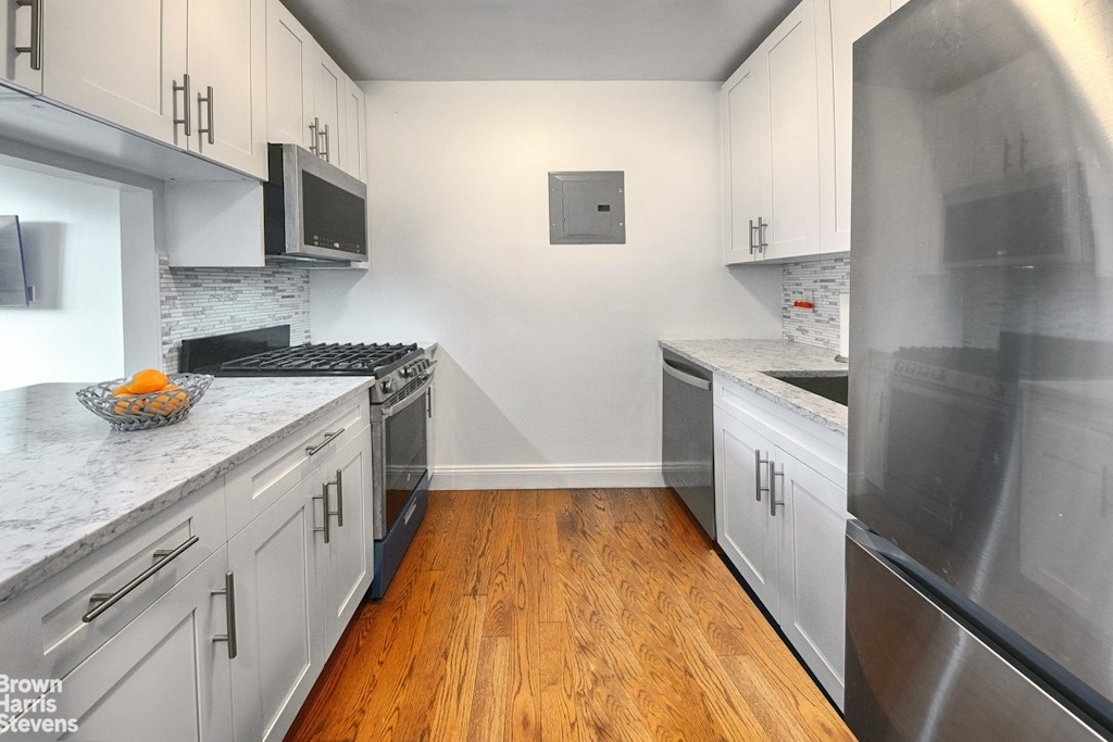 420 E 58th Street - Photo 3