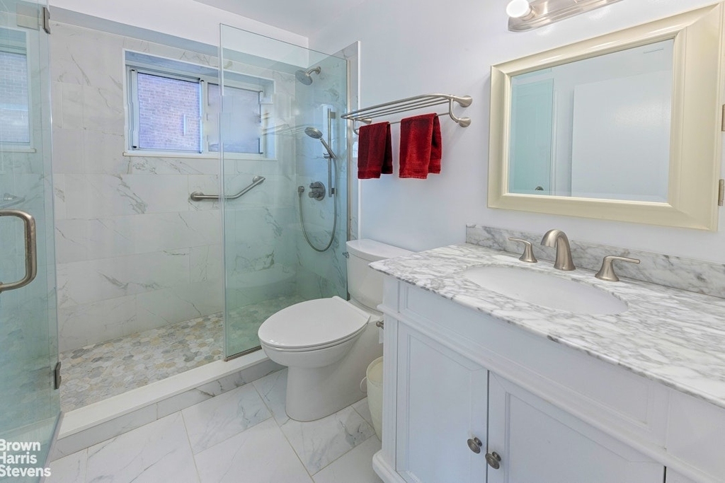 420 E 58th Street - Photo 4
