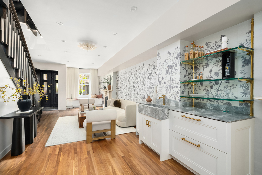 43 W 12th Street - Photo 17
