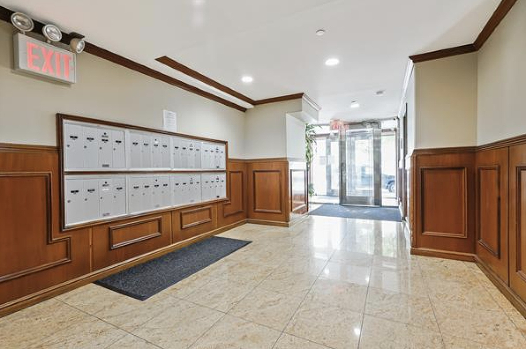 299 Bedford Avenue - Photo 9