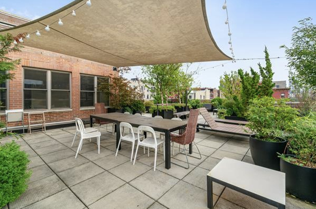 299 Bedford Avenue - Photo 7