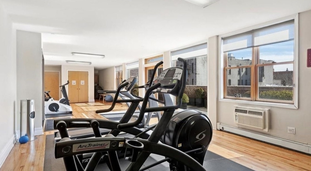 299 Bedford Avenue - Photo 8