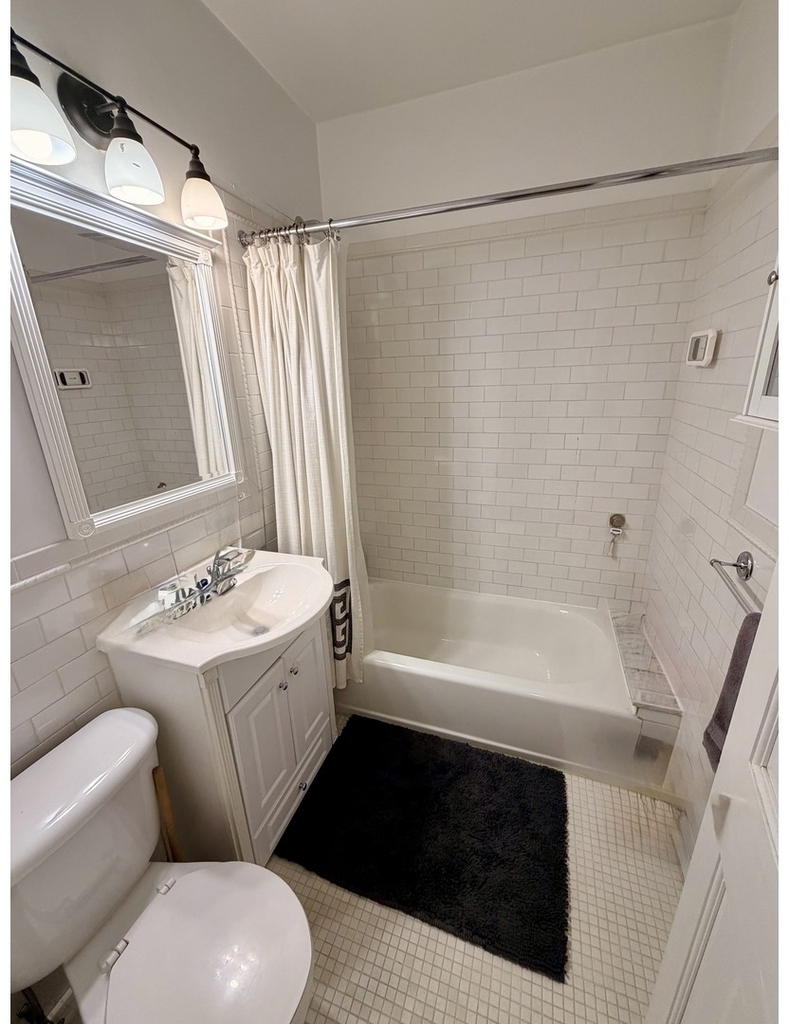302 W 78th Street - Photo 7
