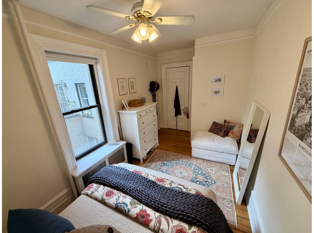302 W 78th Street - Photo 6