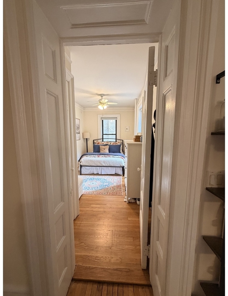 302 W 78th Street - Photo 4