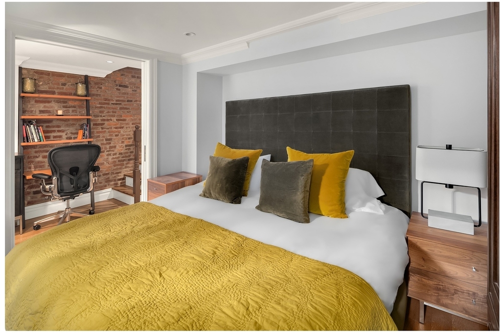 158 W 10th Street - Photo 6
