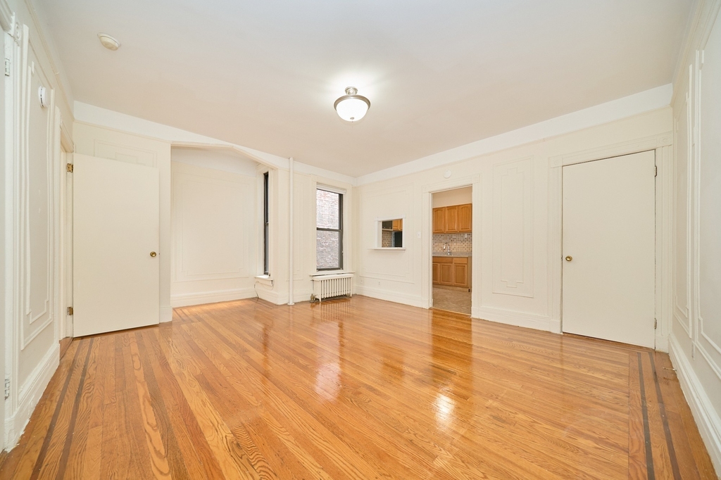 416 E 89th Street - Photo 6