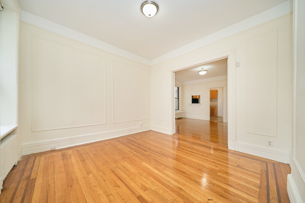 416 E 89th Street - Photo 9