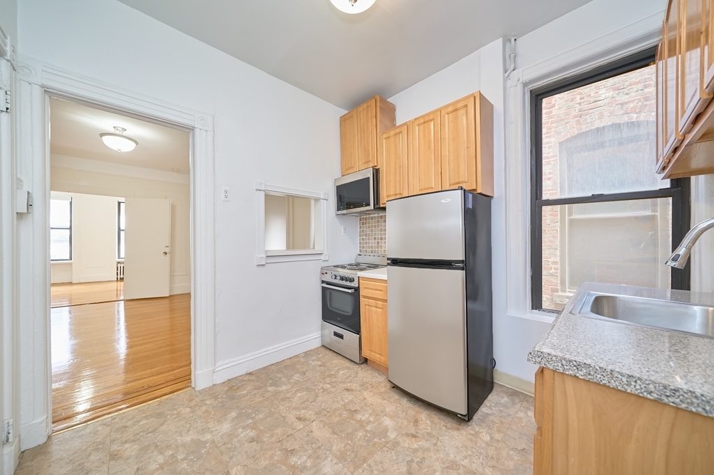 416 E 89th Street - Photo 11