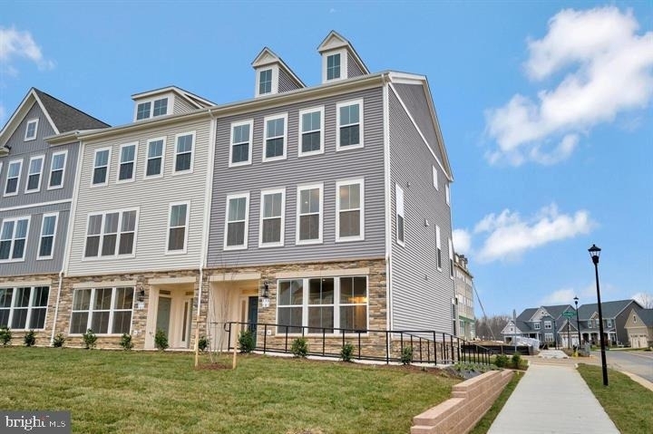 255 Aspen Road - Photo 0