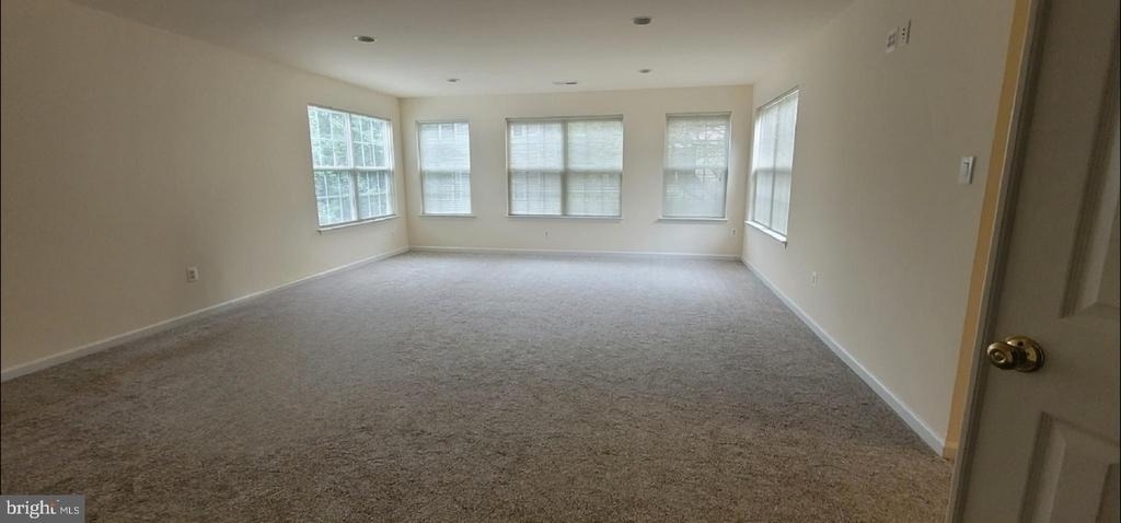 9492 Bankhead Drive - Photo 6