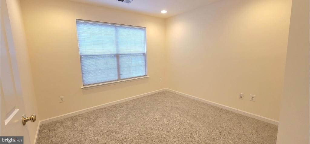 9492 Bankhead Drive - Photo 8