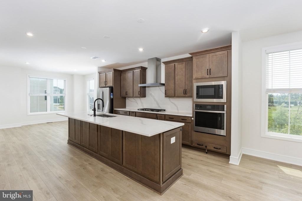 42086 Picasso Square - Photo 2
