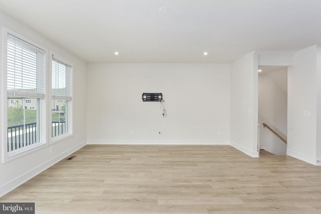 42086 Picasso Square - Photo 16