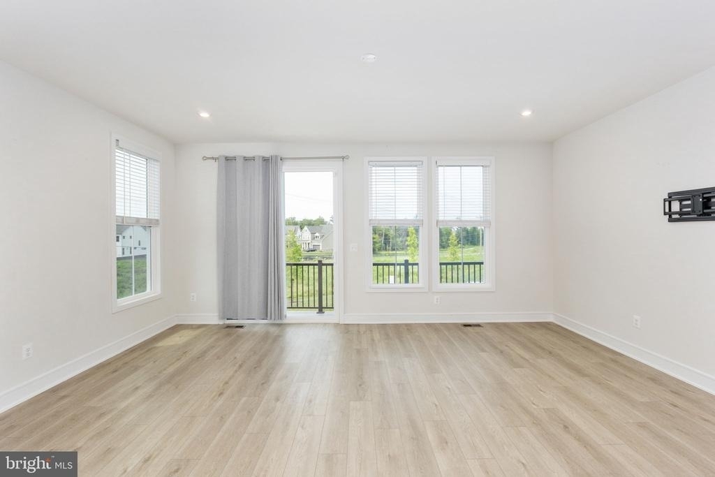42086 Picasso Square - Photo 12