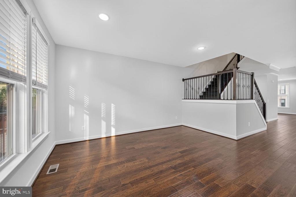 42302 Crawford Terrace - Photo 10