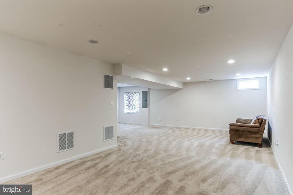 41673 Mcmonagle Square - Photo 27