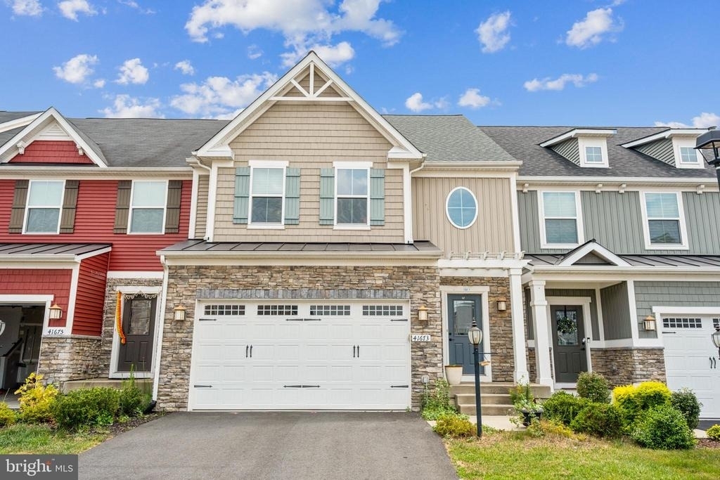 41673 Mcmonagle Square - Photo 0
