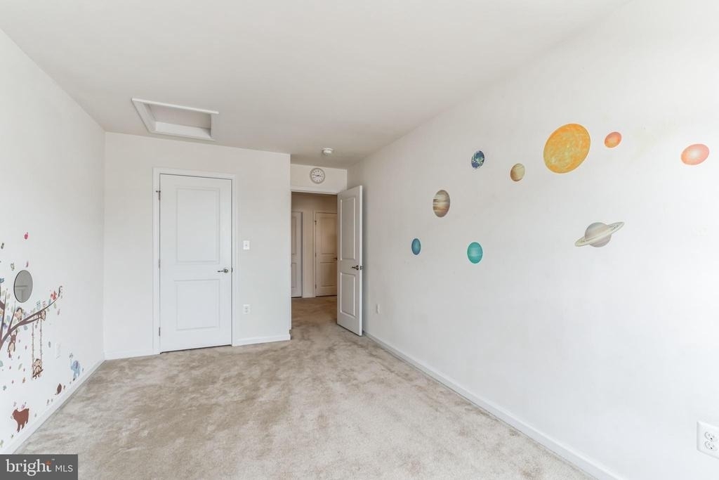 41673 Mcmonagle Square - Photo 18