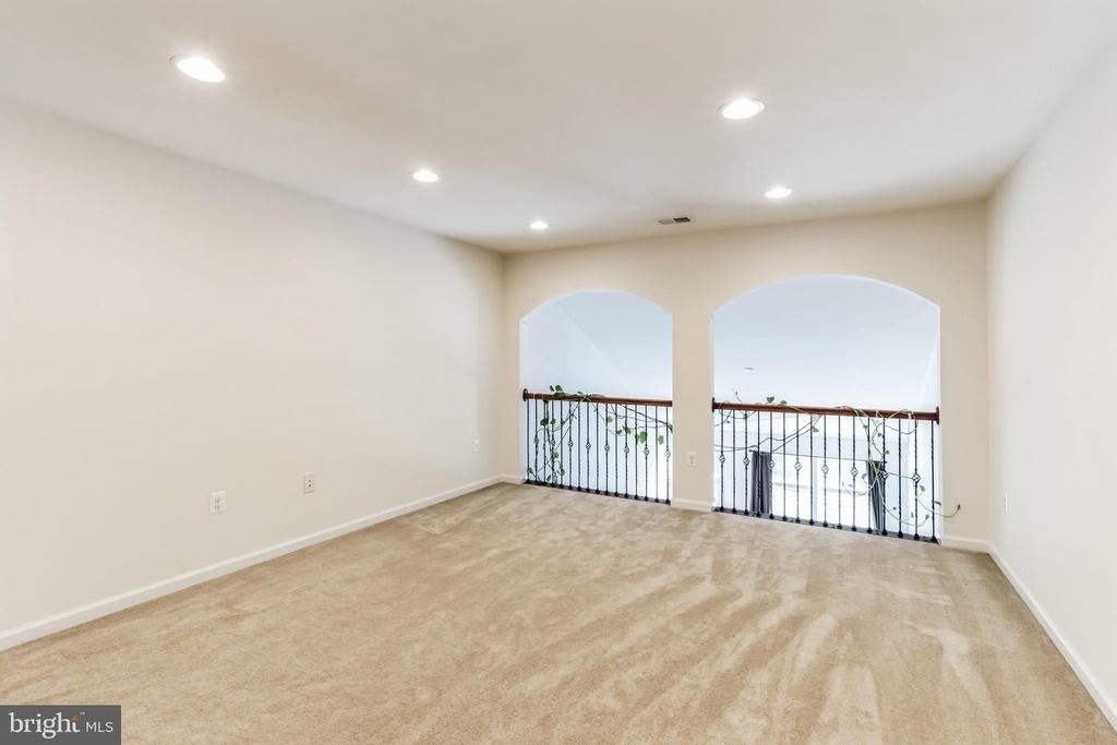41673 Mcmonagle Square - Photo 17