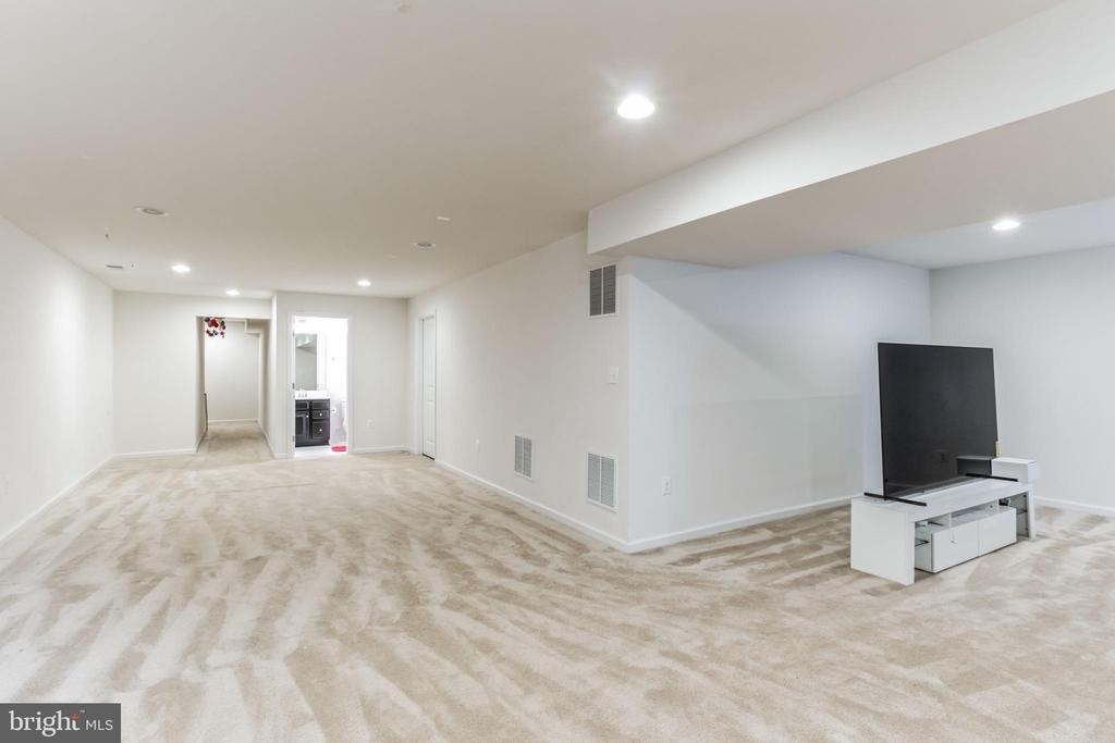 41673 Mcmonagle Square - Photo 25