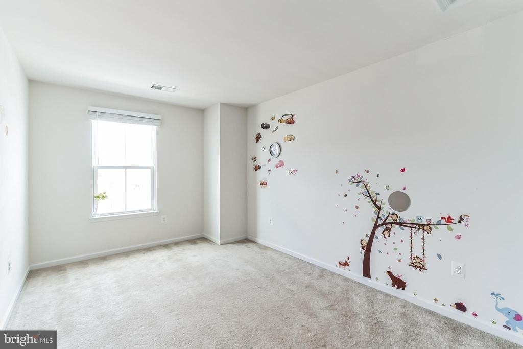 41673 Mcmonagle Square - Photo 19