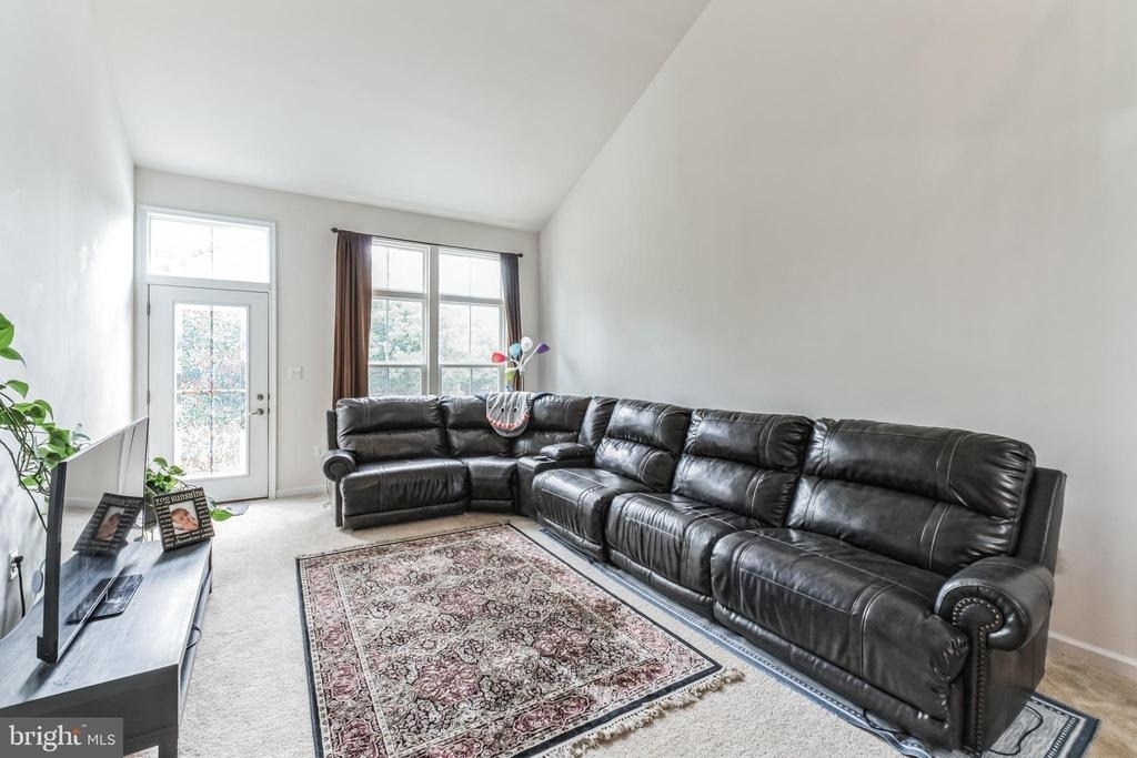 41673 Mcmonagle Square - Photo 9