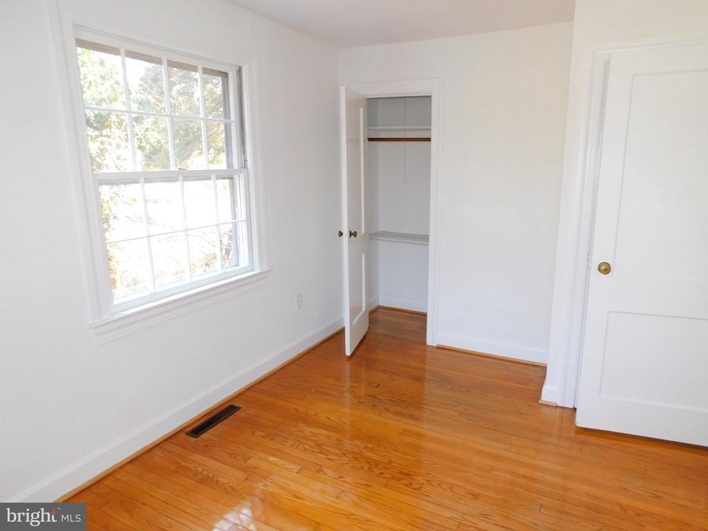 10374 Rectory Lane - Photo 6